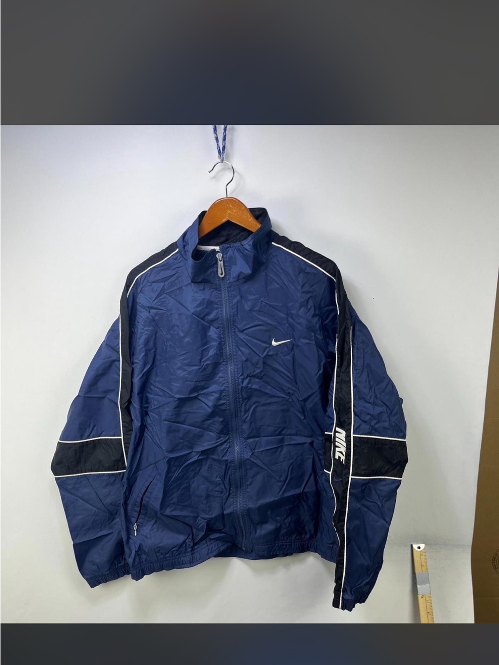 Vintage Nike Men's Navy and Black Track Windbreaker Jacket